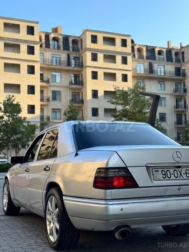 Mercedes 200 E-7