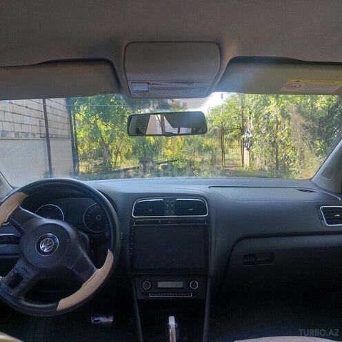 Volkswagen Polo-3