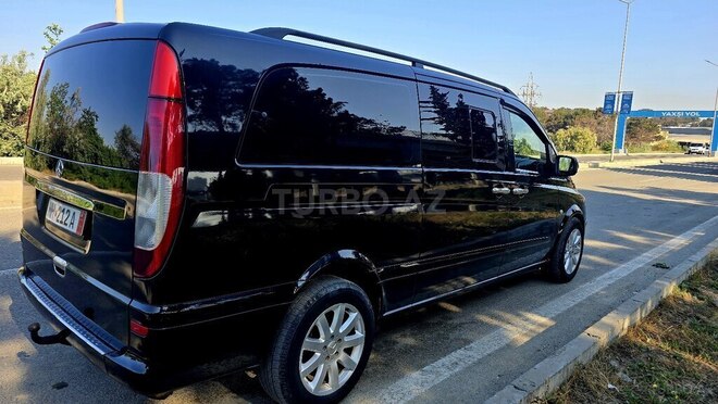 Mercedes Viano-6