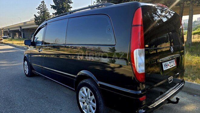 Mercedes Viano-8