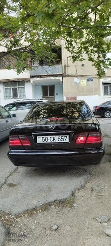 Mercedes E 270-2