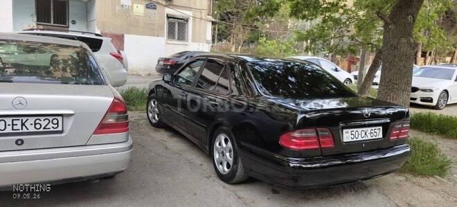 Mercedes E 270-10