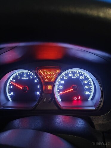 Nissan Note-9