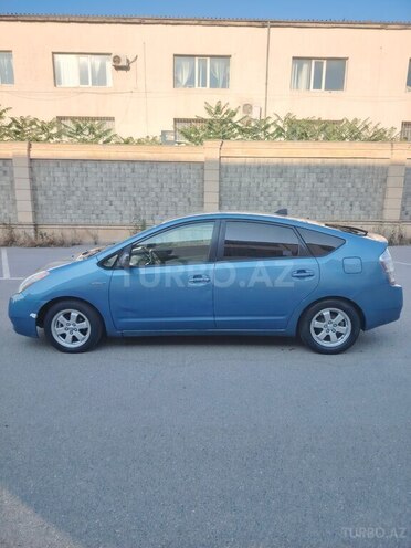 Toyota Prius-12
