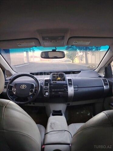 Toyota Prius-16