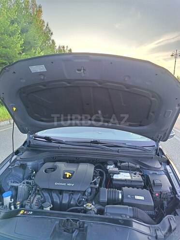 Hyundai Elantra-7