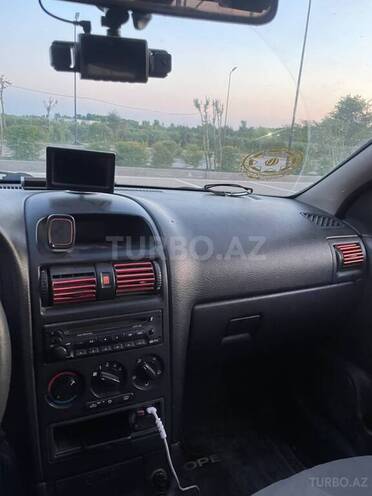 Opel Astra-10