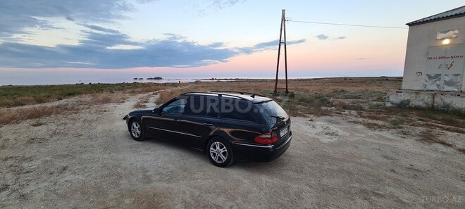 Mercedes E 220-10