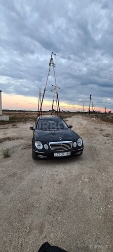Mercedes E 220-1