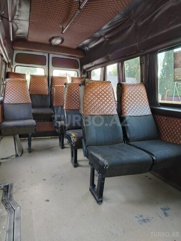 Mercedes Sprinter 208-9