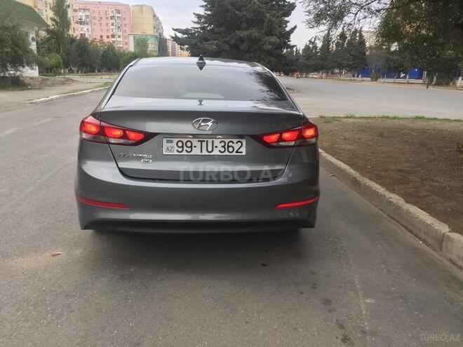 Hyundai Elantra-2