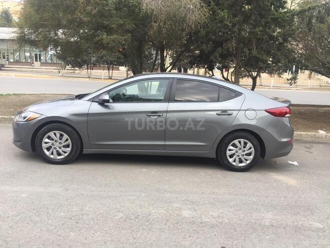 Hyundai Elantra-3