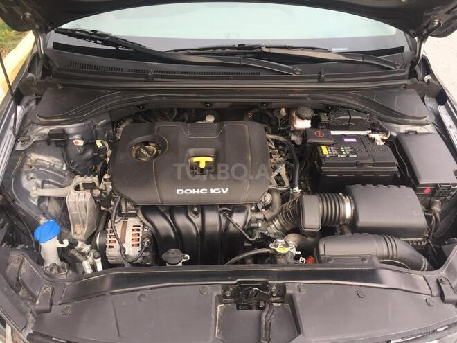 Hyundai Elantra-5