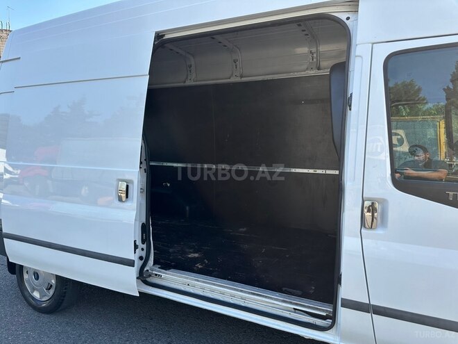Ford Transit-7