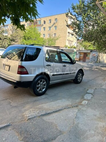 Mercedes ML 430-10