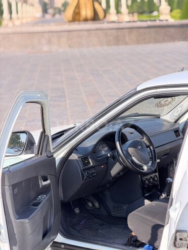 LADA (VAZ) Priora-16