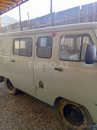 UAZ 390945-2