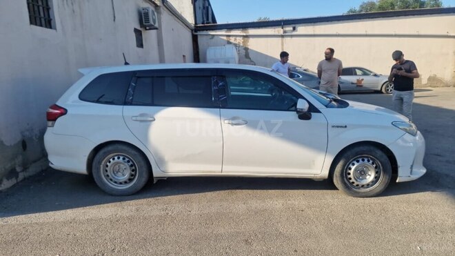 Toyota Corolla Fielder-5