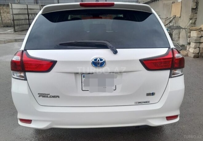 Toyota Corolla Fielder-2
