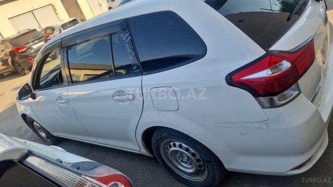 Toyota Corolla Fielder-7