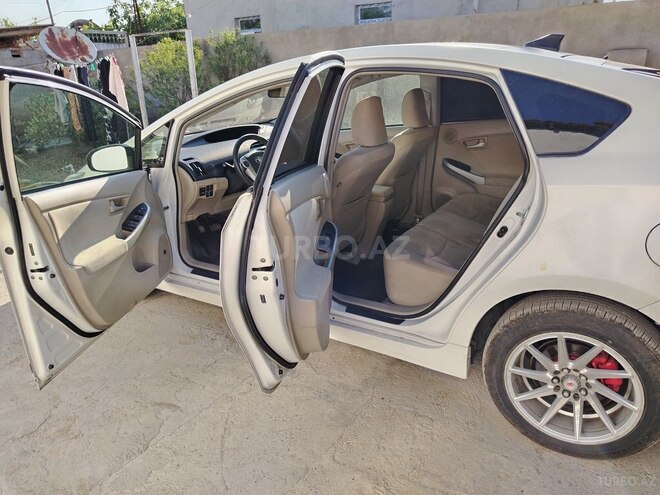 Toyota Prius-6
