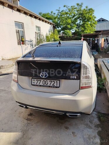 Toyota Prius-8