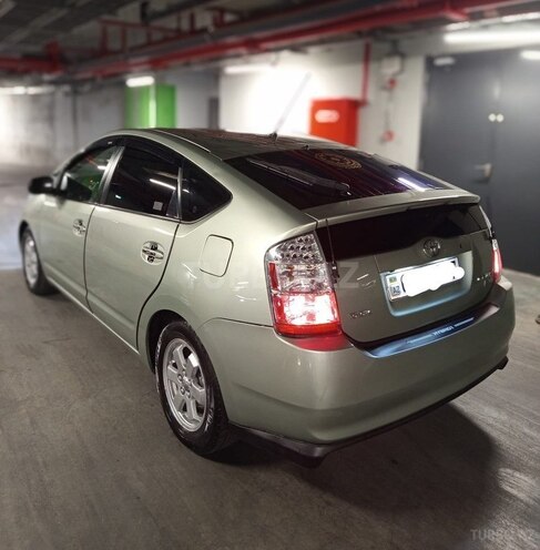Toyota Prius-6