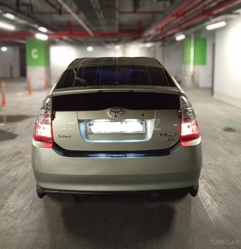 Toyota Prius-4