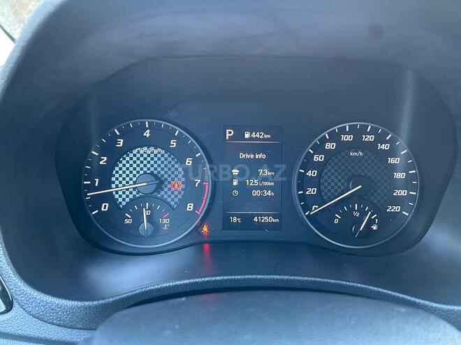 Hyundai Accent-10