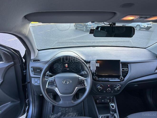 Hyundai Accent-8
