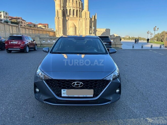 Hyundai Accent-6