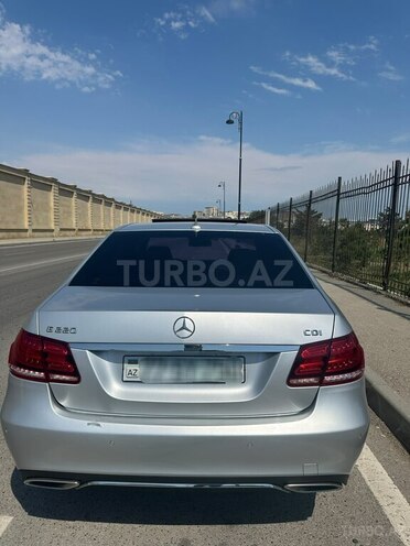 Mercedes E 220-2