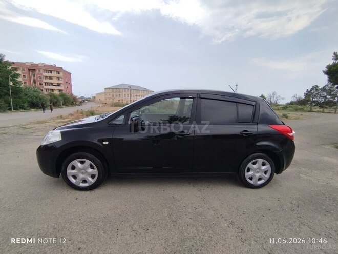 Nissan Tiida-4