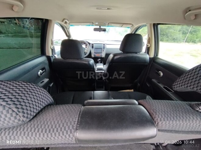 Nissan Tiida-8