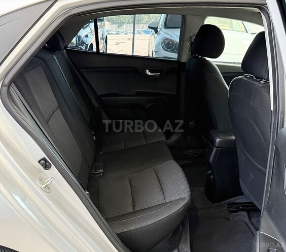 Kia Rio-11