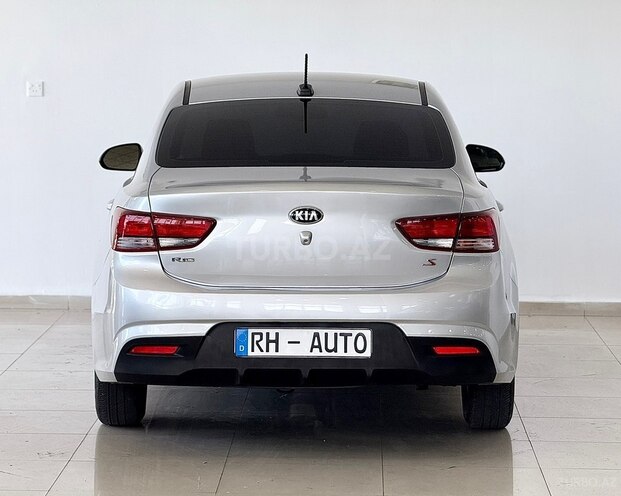 Kia Rio-5