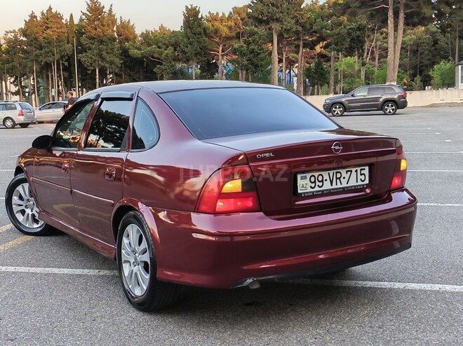 Opel Vectra-12
