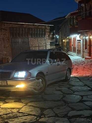 Mercedes C 220-2