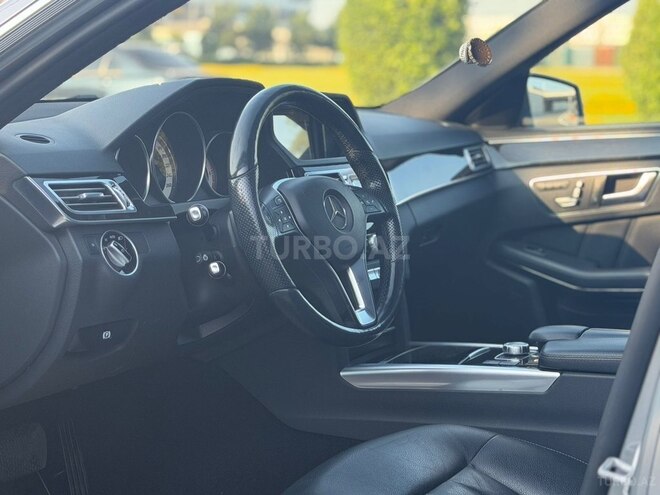 Mercedes E 220-13