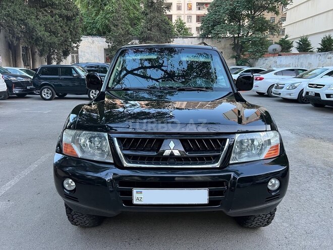 Mitsubishi Pajero-1