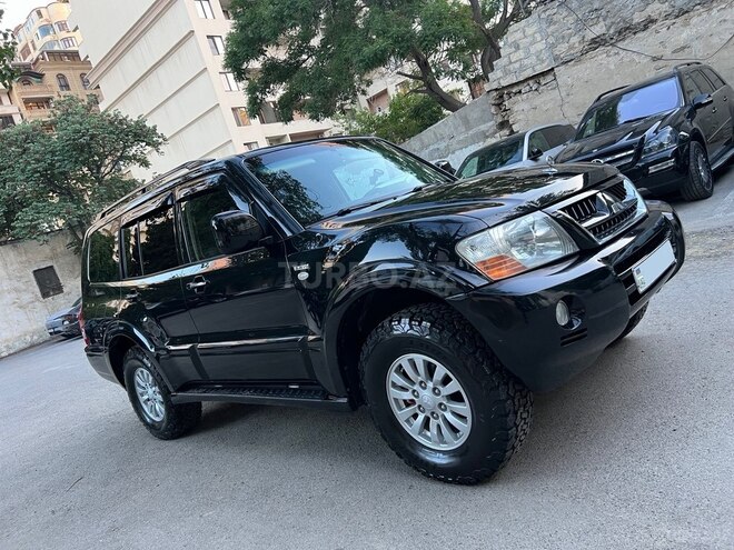 Mitsubishi Pajero-2