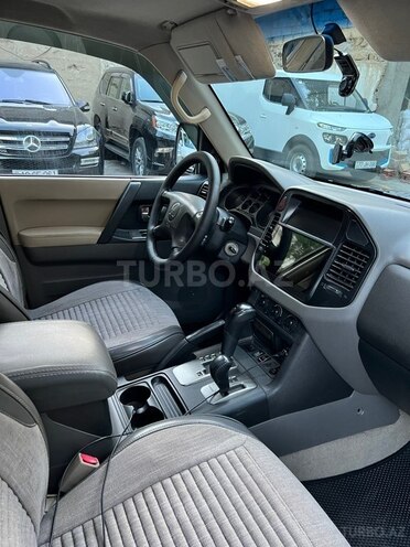 Mitsubishi Pajero-10