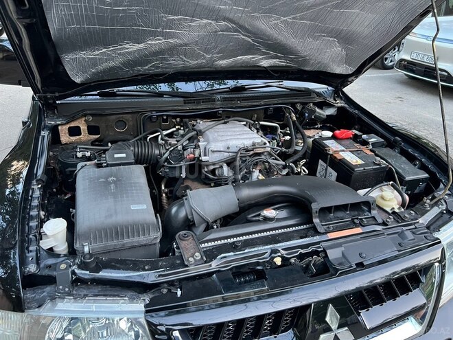 Mitsubishi Pajero-15