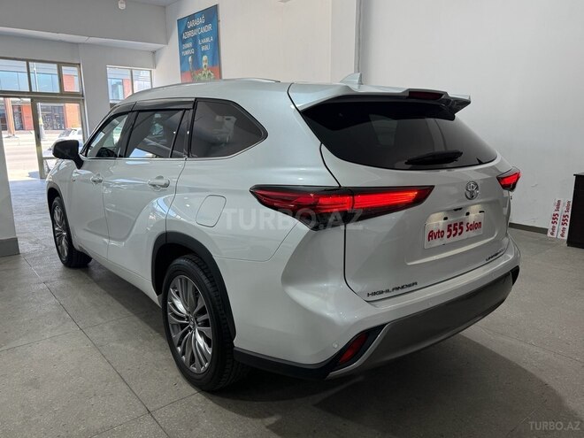 Toyota Highlander-4