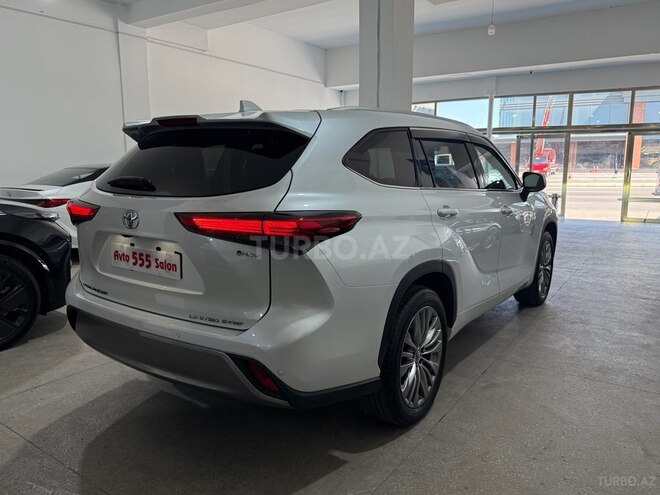Toyota Highlander-6