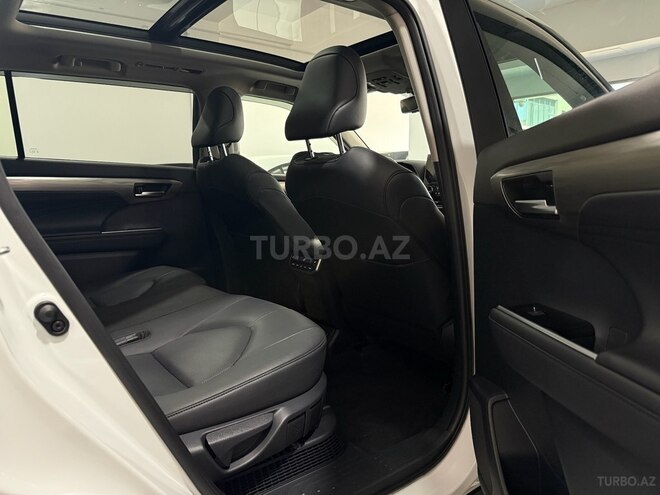 Toyota Highlander-12
