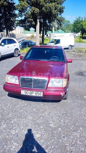 Mercedes E 250-1