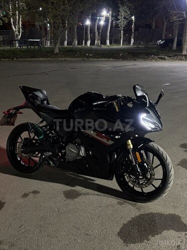 CFMOTO 250 SR-1