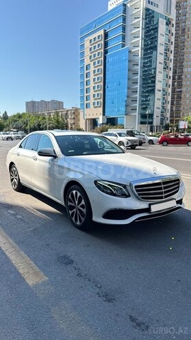Mercedes E 220 d-2