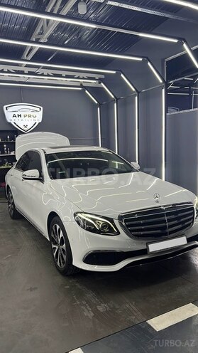 Mercedes E 220 d-5